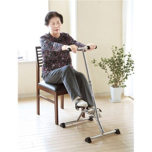 座ってできるペダル運動器